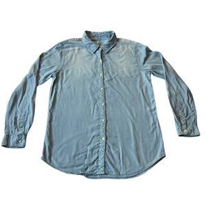 Women's Chambray Button Up Shirt Size Medium Casual Preppy Classic